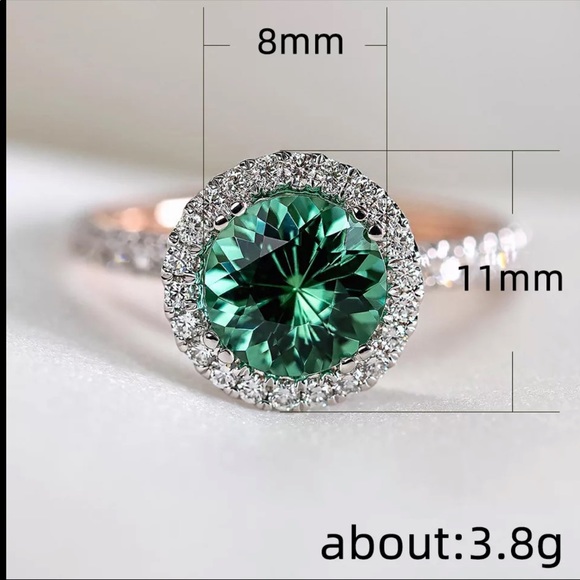 New Women’s Rose Gold Plated Crystal Ring - Picture 4 of 5